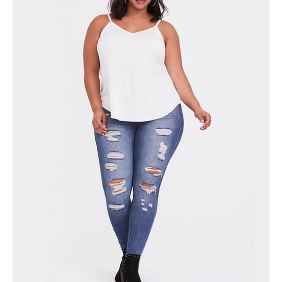 NWT | Torrid Bombshell Skinny Distressed Jeans